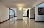 5 Bed Villa with En Suite at Lonetree - 5