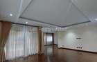 5 Bed Townhouse with En Suite in Lavington - 2