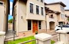 5 Bed Townhouse with En Suite in Lavington - 1