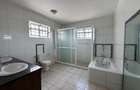 3 Bed Apartment with En Suite in Rhapta Road - 9