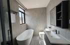 5 Bed Townhouse with En Suite in Kamangu - 12