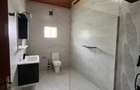 4 Bed Villa with En Suite in Rosslyn - 2