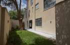 5 Bed Townhouse with En Suite in Lavington - 2