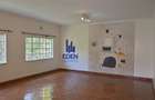 4 Bed House with En Suite in Lavington - 10