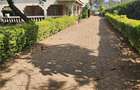 5 Bed House with En Suite at Safari Park Avenue Road - 2