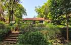 4 Bed House with En Suite in Rosslyn - 5