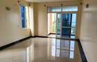 Serviced 4 Bed Apartment with En Suite at 1 St Avanue - 6
