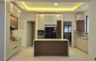 5 Bed Townhouse with En Suite in Lavington - 2