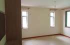 4 Bed Apartment with En Suite in Parklands - 9