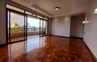 4 Bed Apartment with En Suite at Riverside Drive - 10