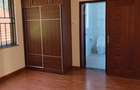 5 Bed Townhouse with En Suite at Lavington - 17