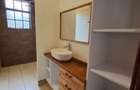 1 Bed House with En Suite in Ridgeways - 7