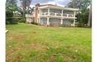 6 Bed House with En Suite in Lavington - 16