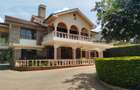6 Bed House with En Suite in Runda - 1