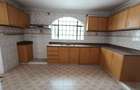 4 Bed House with En Suite in Ridgeways - 13