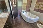 5 Bed House with En Suite in Runda - 10