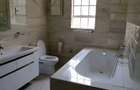 4 Bed House with En Suite at Rosslyn Lonne Tree - 9