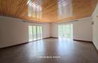 4 Bed House with Garden in Rosslyn - 6
