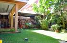 6 Bed House with En Suite in Lavington - 3