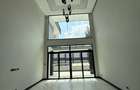 5 Bed House with En Suite in Nyari - 2