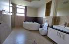3 Bed Apartment with En Suite at Riverside Drive - 8