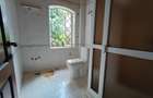 4 Bed House with En Suite at Hill View - 15