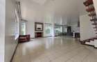 4 Bed House with En Suite in Spring Valley - 4