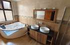 5 Bed Townhouse with En Suite at Lavington - 19