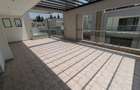 5 Bed Townhouse with En Suite in Lavington - 3