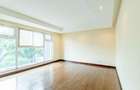 3 Bed Apartment with En Suite in Riverside - 6