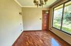 4 Bed House with En Suite in Ridgeways - 8