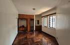 5 Bed Townhouse with En Suite in Lavington - 6