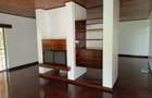 4 Bed House with En Suite in Runda - 12