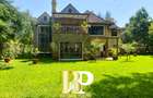 6 Bed Townhouse with En Suite in Runda - 1