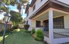 4 Bed House with En Suite in Lavington - 1