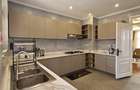 3 Bed Apartment with En Suite in Dennis Pritt - 6