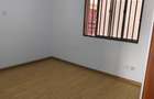Serviced 3 Bed Apartment with Swimming Pool in Kilimani - 9