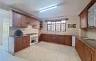 4 Bed Townhouse with En Suite at Lavington - 7