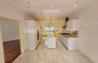 4 Bed House with En Suite in Lavington - 2