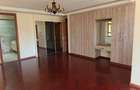 5 Bed Townhouse with En Suite at Lavington - 16