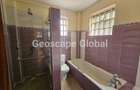 5 Bed House with En Suite in Rosslyn - 6