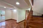 5 Bed Townhouse with En Suite in Lavington - 6