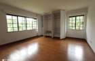 5 Bed Villa with En Suite in Rosslyn - 7