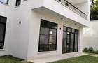 5 Bed Townhouse with En Suite in Lavington - 14