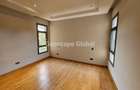 3 Bed Apartment with En Suite at Riverside Drive - 8