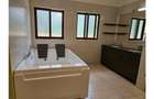 4 Bed Apartment with En Suite in Riverside - 8