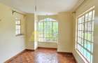 5 Bed Townhouse with En Suite in Lavington - 11