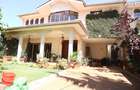 5 Bed Villa with En Suite in Brookside - 1
