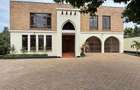 5 Bed House with En Suite in Runda - 11