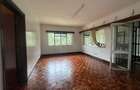 4 Bed Villa with En Suite at Lavington - 9